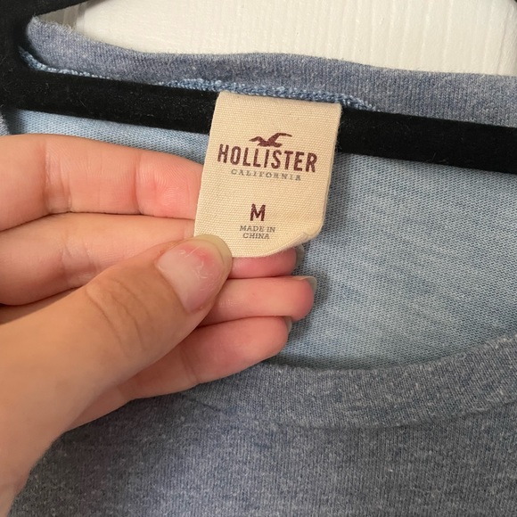 Hollister T Shirt - Picture 2 of 2